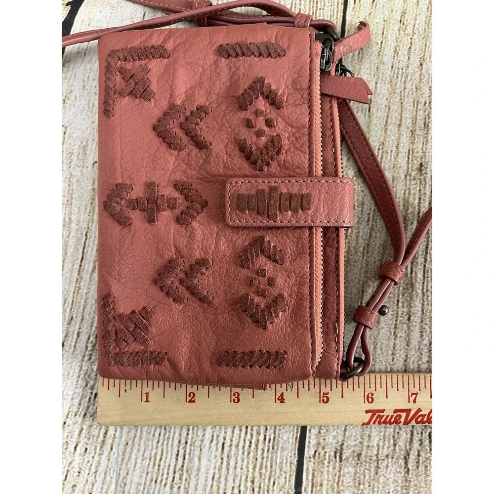 Lucky Brand Rela Pink Leather Crossbody Fold Over Convertible Wallet ‎ Hobo Bag